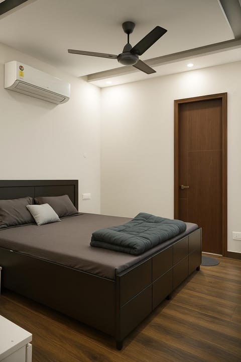 Bedroom, air conditioner