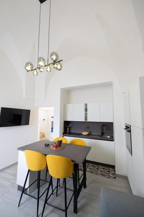 TV and multimedia, Kitchen or kitchenette, Dining area, oven
