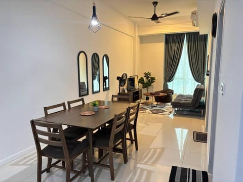 Seating area, Dining area