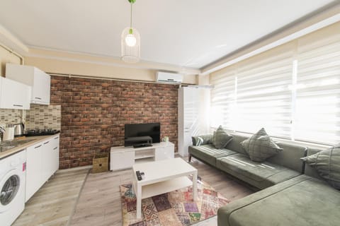 Day, Living room, Living room