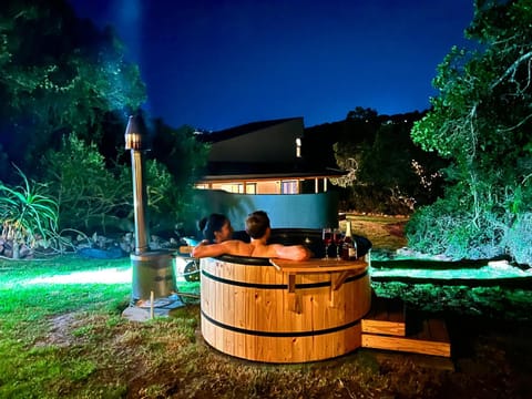 Night, People, Natural landscape, BBQ facilities, Garden, Garden view, group of guests