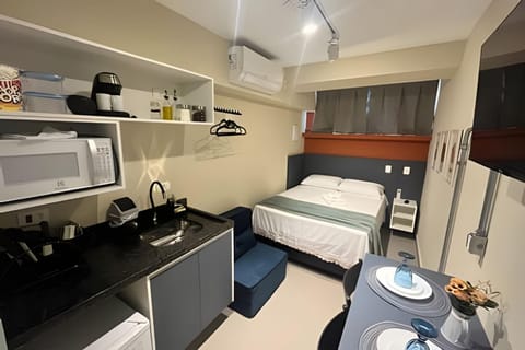 Bed, Kitchen or kitchenette, Bedroom