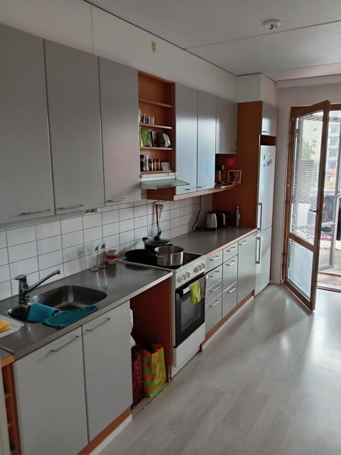 Kitchen or kitchenette, Internal: Not applicable to any particular room