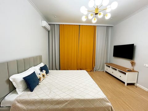 Bed, TV and multimedia, Bedroom, wardrobe
