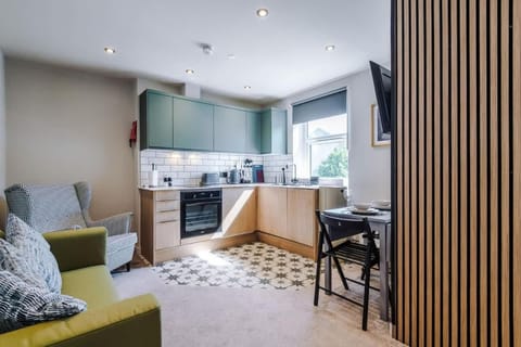 Stylish 1BR Apartment with EV Parking Apartment in Llandudno