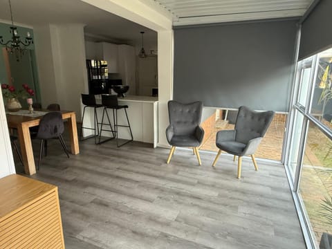 Mopanie House House in Cape Town