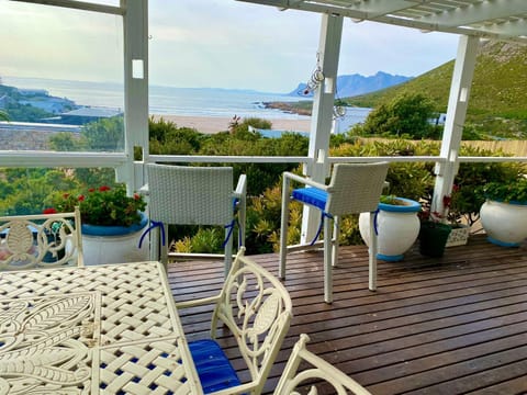 Patio, Natural landscape, View (from property/room), Balcony/Terrace, Seating area, Mountain view, Sea view