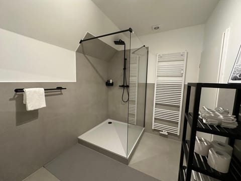 2 Zi Wohnung, zentrale Lage mit Parkplatz, 15 min vom Hbf Hamburg Apartment in Hamburg