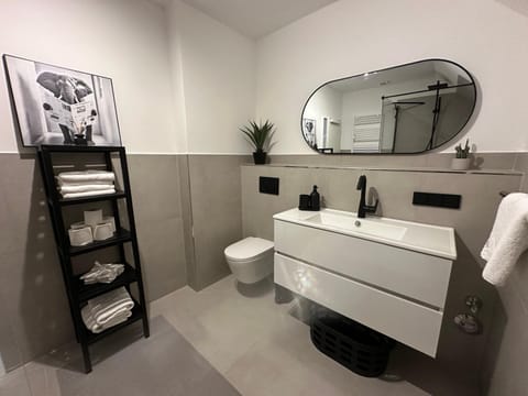 2 Zi Wohnung, zentrale Lage mit Parkplatz, 15 min vom Hbf Hamburg Apartment in Hamburg