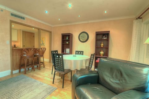 Perfect Condo Sleeps 8 Private Community Florida House in Palm Harbor