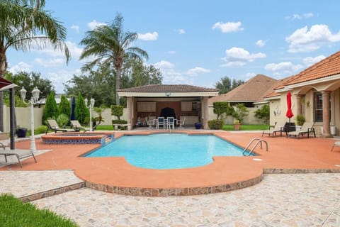 Swimming pool