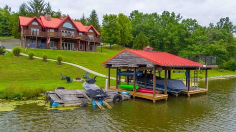 Lakeside Log Home, Private Dock, Near Ark! House in Williamstown