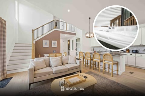 3-story home for 12 Near Ark with Hot Tub & Parking! House in Williamstown