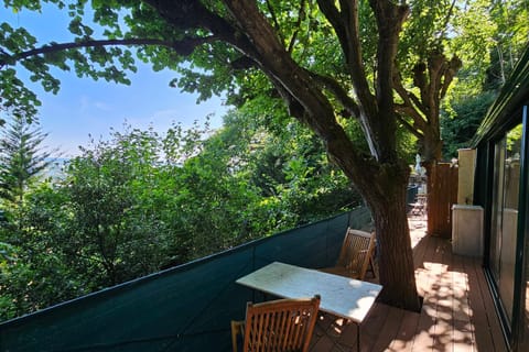 Beautiful loft for 2 with lovely terrace in a quiet location Apartment in Île-de-France