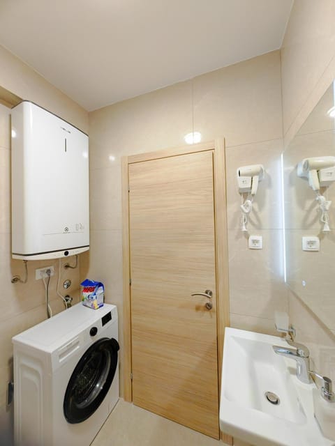 Modern City Apartment Budva3-Central Location,5 min to Beach Apartment in Montenegro