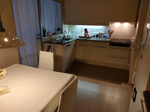 Kitchen or kitchenette, Kitchen or kitchenette, dishwasher, stove