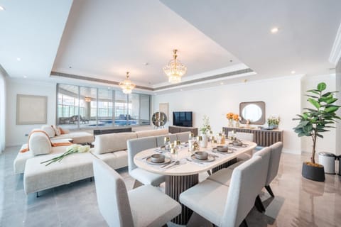 Living room, Dining area