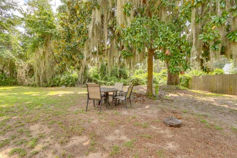 1 Mi to Sands Beach Walkable Island Home with Yard! House in Port Royal