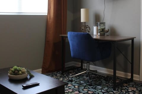 Little Rock - Downtown Comfort, Capital Manor Getaway Apartment in Little Rock