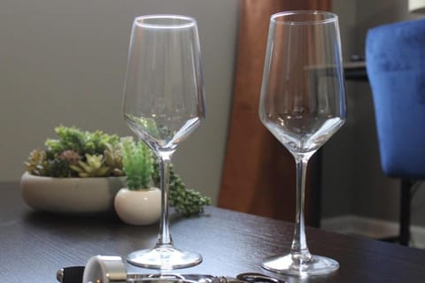 Little Rock - Downtown Comfort, Capital Manor Getaway Apartment in Little Rock