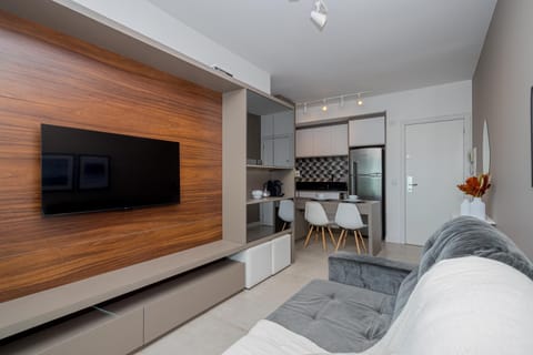 TV and multimedia, Kitchen or kitchenette, Living room, Seating area, Dining area, oven, stove
