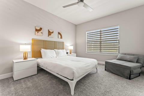 Chic Villa Domani Retreat - 9ppl House in Loughman