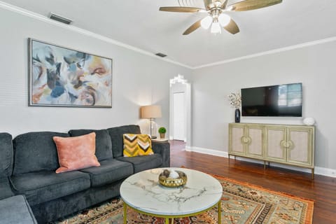 Downtown Escape - For 10 House in Tampa