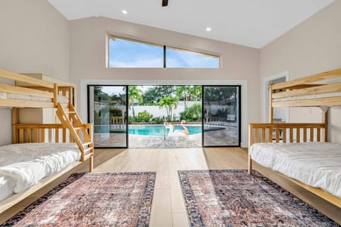 Casa Del Sol - By SkyRun Anna Maria House in Bradenton