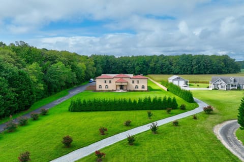 3 Ladies Estate House in Worcester County
