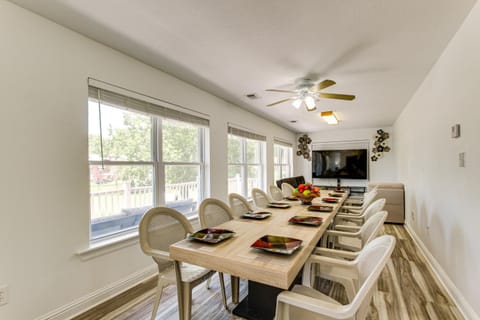 Yard and Dock Waterfront Group Getaway in Biloxi House in Biloxi