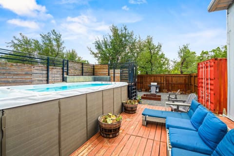 Patio, Pool view, Swimming pool