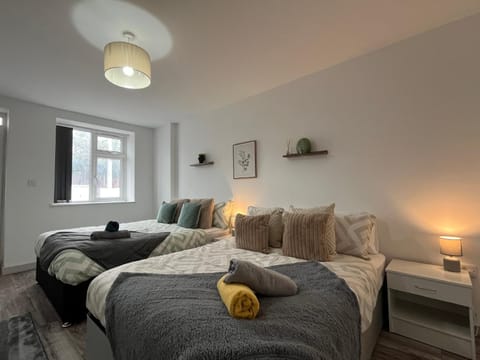 Modern Apartment near Etihad Stadium & C o-op Live Apartment in Manchester