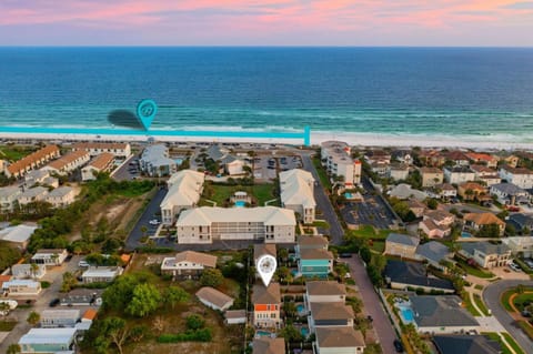 Luxe Coastal Escape 6BR with Pool and Outdoor Lounge House in Miramar Beach