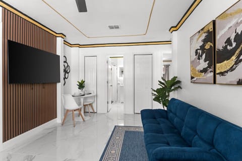 Doral Beach Apartment in Town N Country