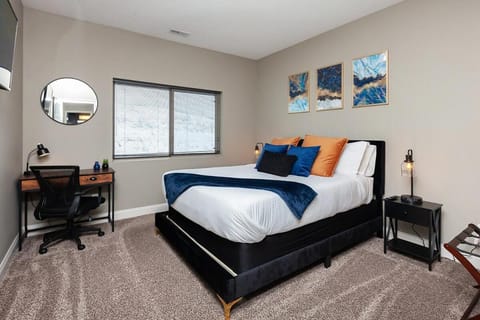 Exclusive, Pool, Massage Chair, Jordan Creek Apartment in West Des Moines