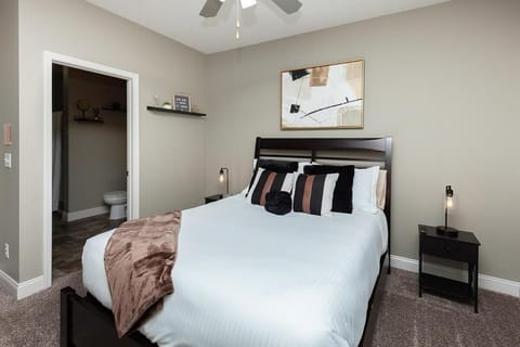 Exclusive, Pool, Massage Chair, Jordan Creek Apartment in West Des Moines