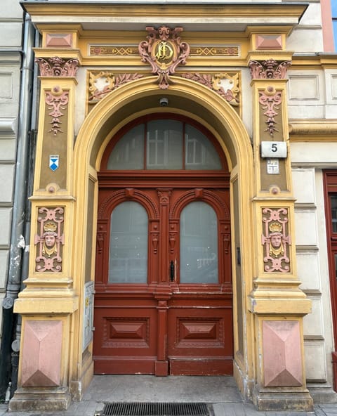 Property building, Facade/entrance