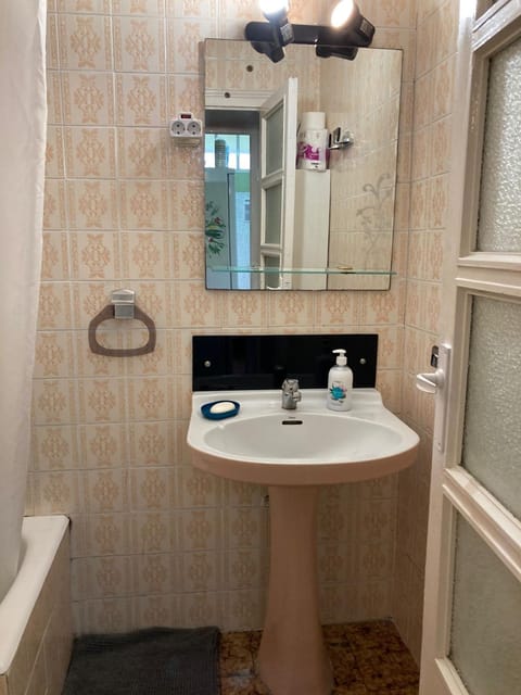 Agora Shared Rooms Apartment in Valencia