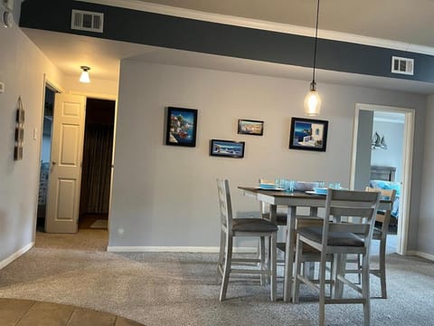 Mariners Village Tranquil Condo Apartment in Taylor Lake Village