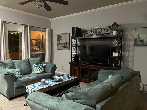Mariners Village Tranquil Condo Apartment in Taylor Lake Village