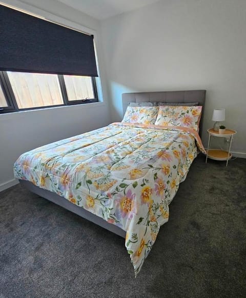 Luxury New furnished George Town home near MTB trails aircon WIFI Apartment in Tasmania