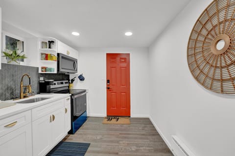 Kitchen or kitchenette, oven, stove