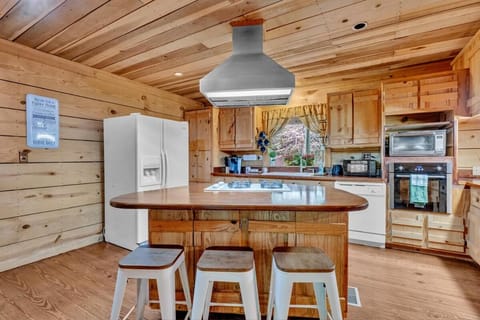 Church Farm Cabin Cabin in Logan Martin Lake