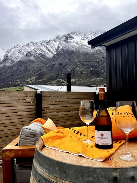 Day, Natural landscape, Food and drinks, Mountain view, Drinks