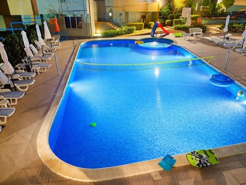 Pool view, Swimming pool, Swimming pool, sunbed