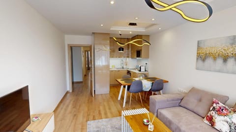 Coffee/tea facilities, Kitchen or kitchenette, Living room, Seating area, Dining area, minibar