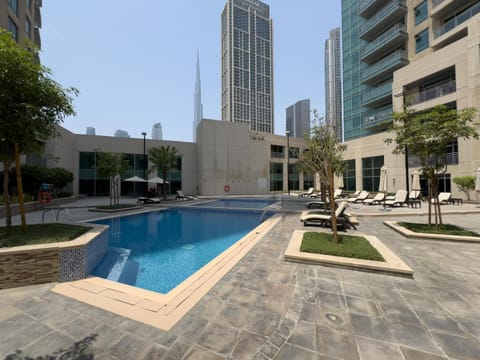 Pool view, Location