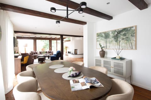 Seating area, Dining area