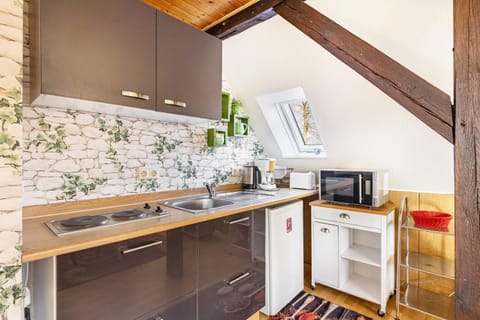 Property building, Kitchen or kitchenette, Living room