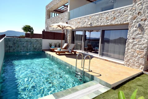 Property building, Patio, Day, View (from property/room), Balcony/Terrace, Pool view, Swimming pool, sunbed